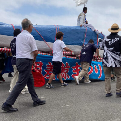 『くじら祭り』で大賑わい